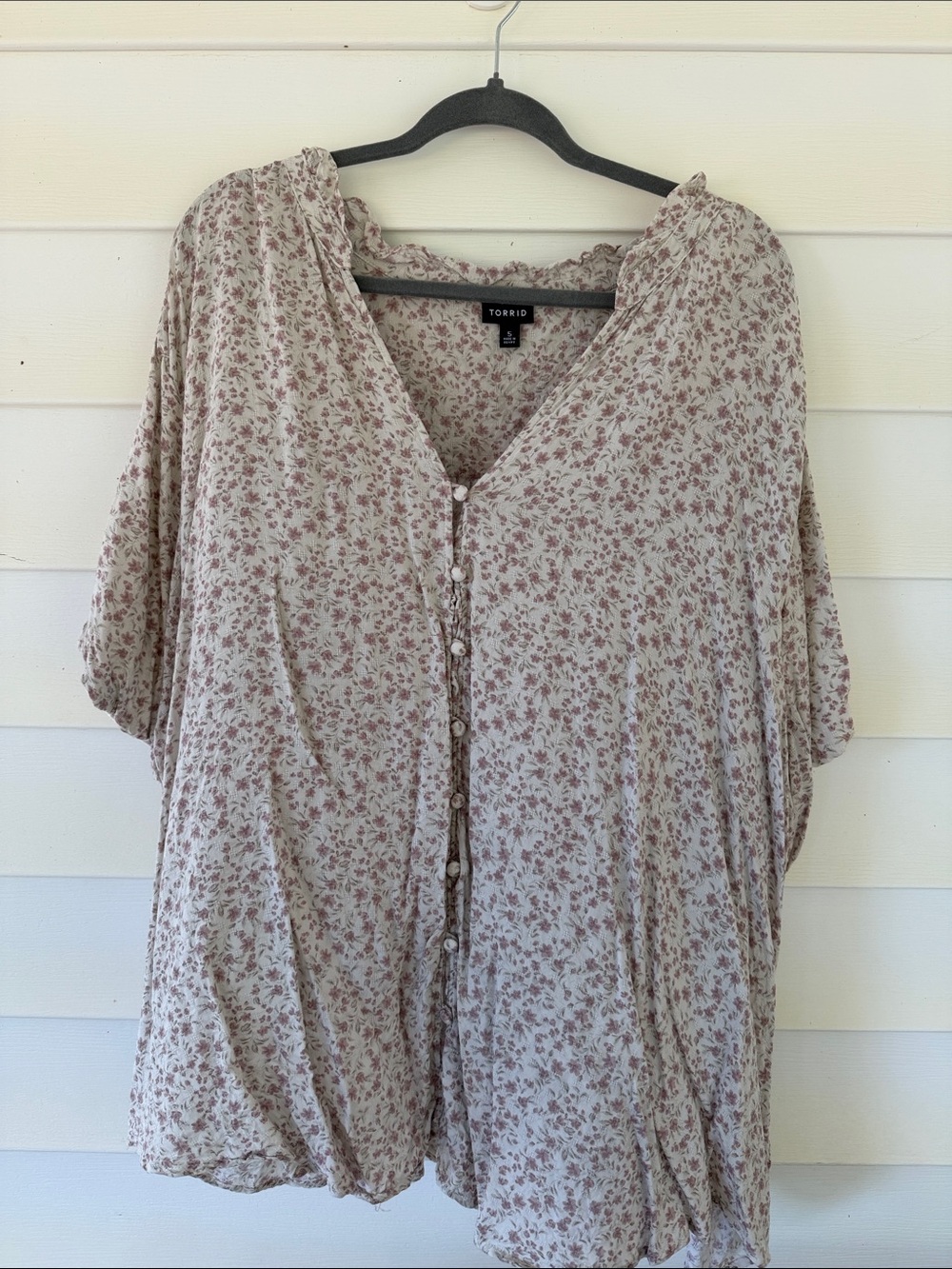 torrid Cream Top with Dusty Rose Floral Print Button-Front Blouse